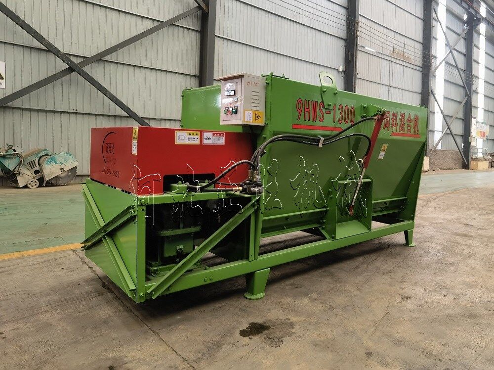 2方模塊化雙軸飼料攪拌機(jī)（自動液壓門）