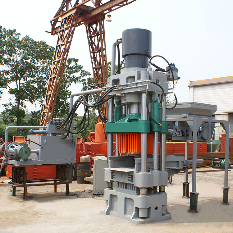 全自動制磚機(jī)能夠快速發(fā)展在于其本身的優(yōu)勢